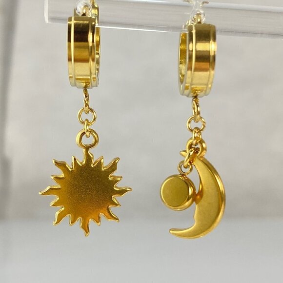 Sun & Moon Huggie Earrings with Birthstone - Handmade - Picture 6 of 8